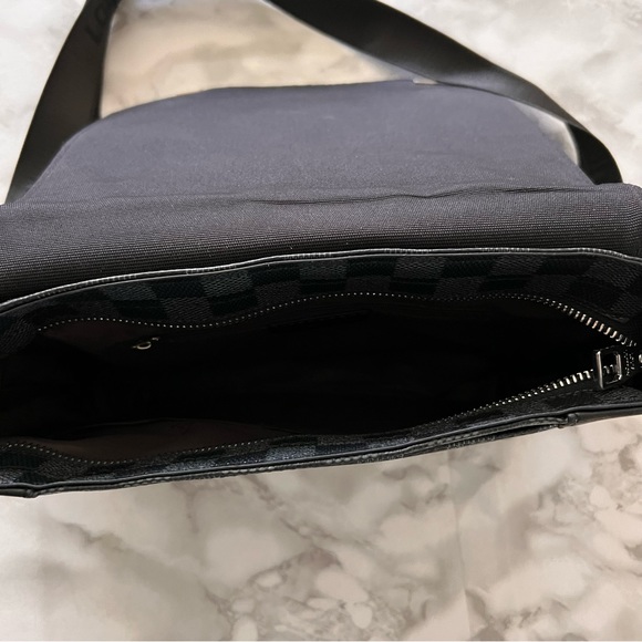 Crossbody Purse - Picture 2 of 10